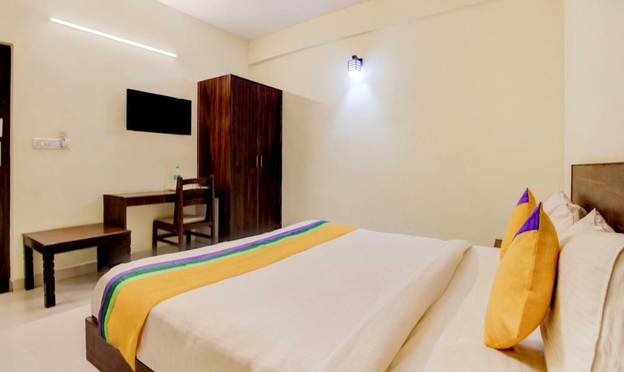 Itsy Hotels Royal Monarch ゴーラクプル エクステリア 写真